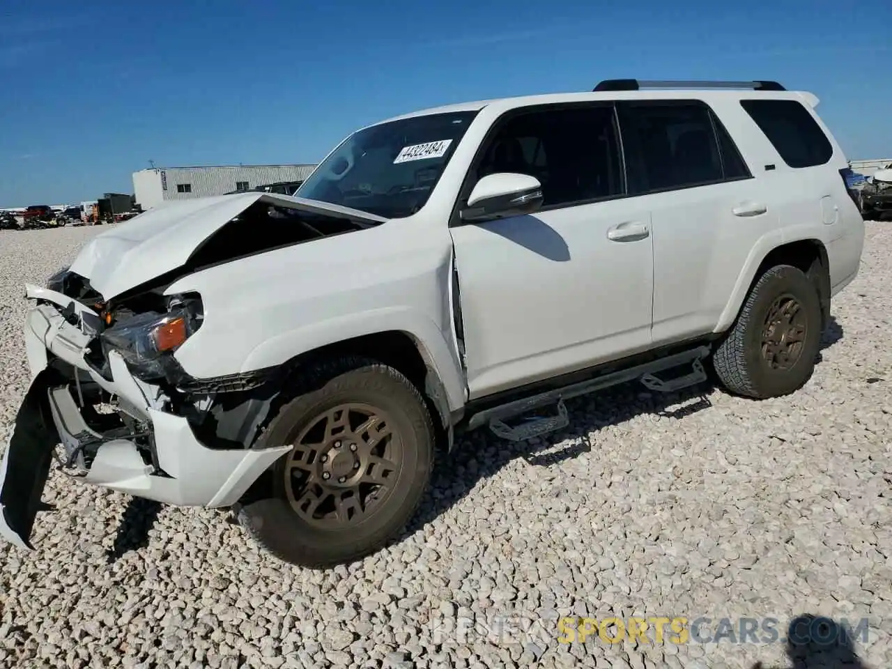 1 Photograph of a damaged car JTENU5JR5N6006574 TOYOTA 4RUNNER 2022