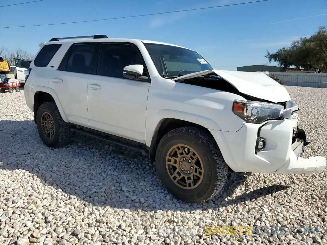 4 Photograph of a damaged car JTENU5JR5N6006574 TOYOTA 4RUNNER 2022