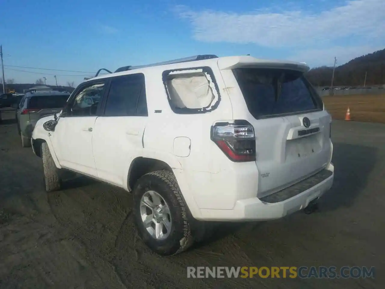 3 Photograph of a damaged car JTENU5JR6N6012366 TOYOTA 4RUNNER 2022