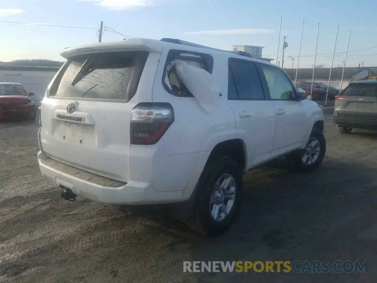 4 Photograph of a damaged car JTENU5JR6N6012366 TOYOTA 4RUNNER 2022