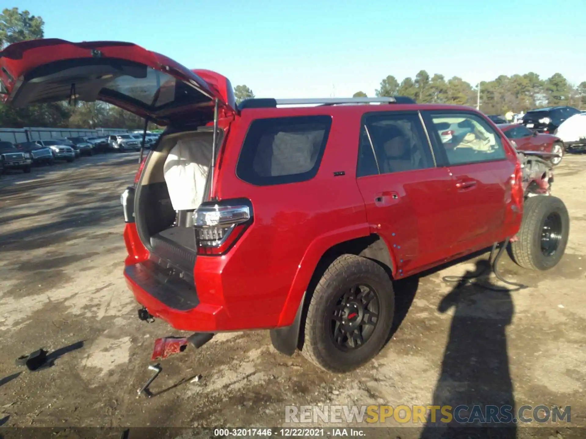 4 Photograph of a damaged car JTENU5JR7N5987366 TOYOTA 4RUNNER 2022