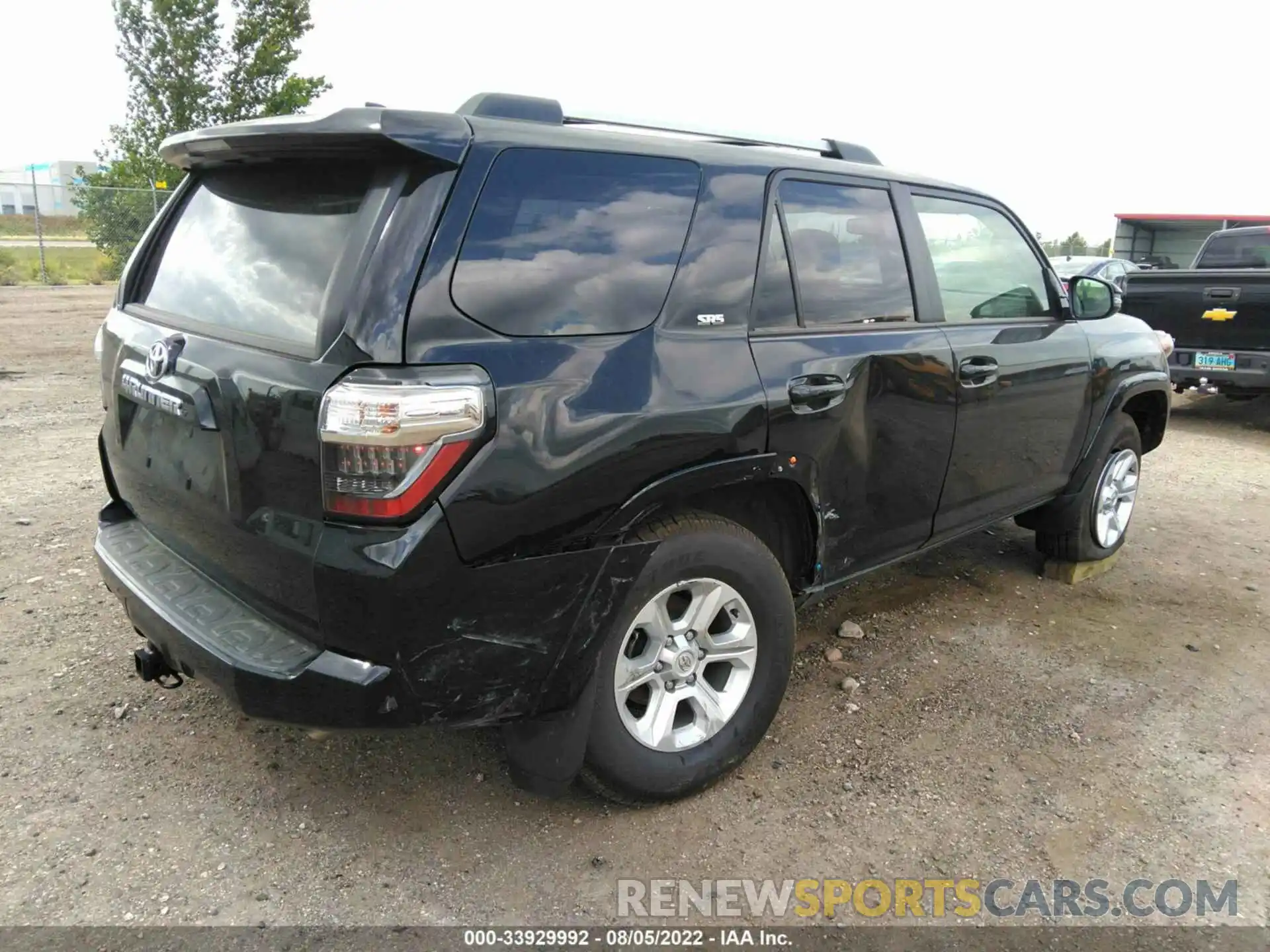 4 Photograph of a damaged car JTENU5JR8N5974576 TOYOTA 4RUNNER 2022