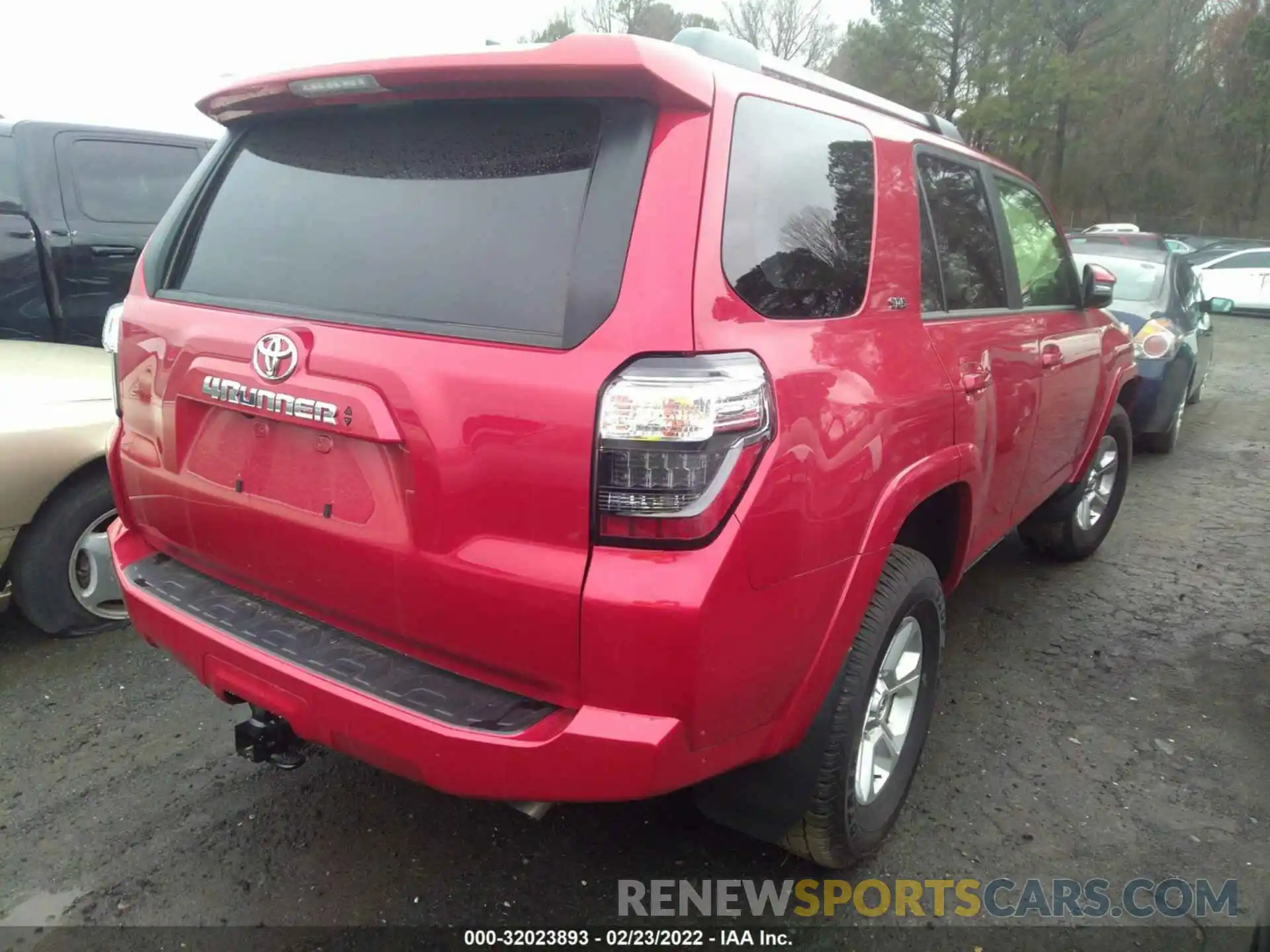 4 Photograph of a damaged car JTENU5JR8N5982273 TOYOTA 4RUNNER 2022