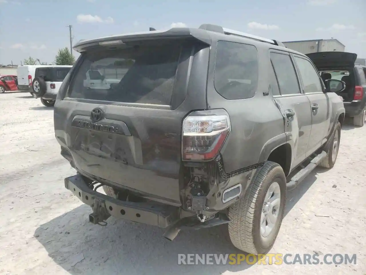 4 Photograph of a damaged car JTENU5JR8N6025037 TOYOTA 4RUNNER 2022