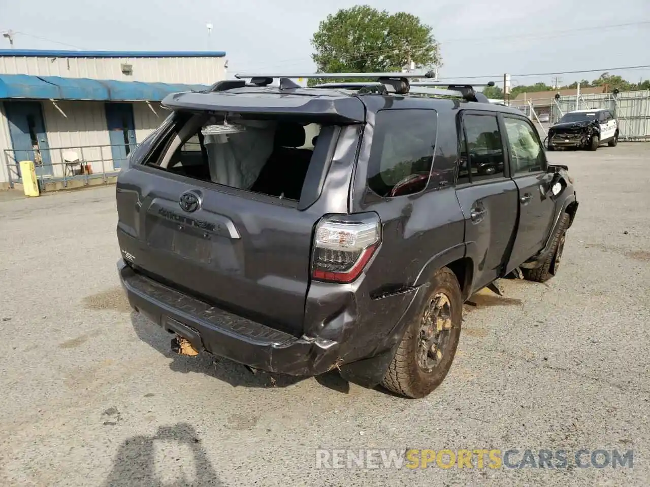 4 Photograph of a damaged car JTENU5JR9N5972786 TOYOTA 4RUNNER 2022