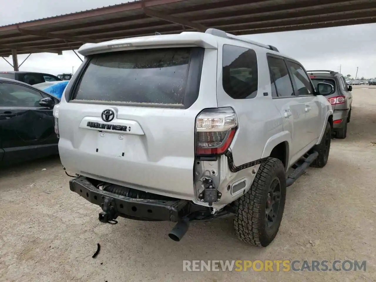 4 Photograph of a damaged car JTENU5JRXN6004657 TOYOTA 4RUNNER 2022