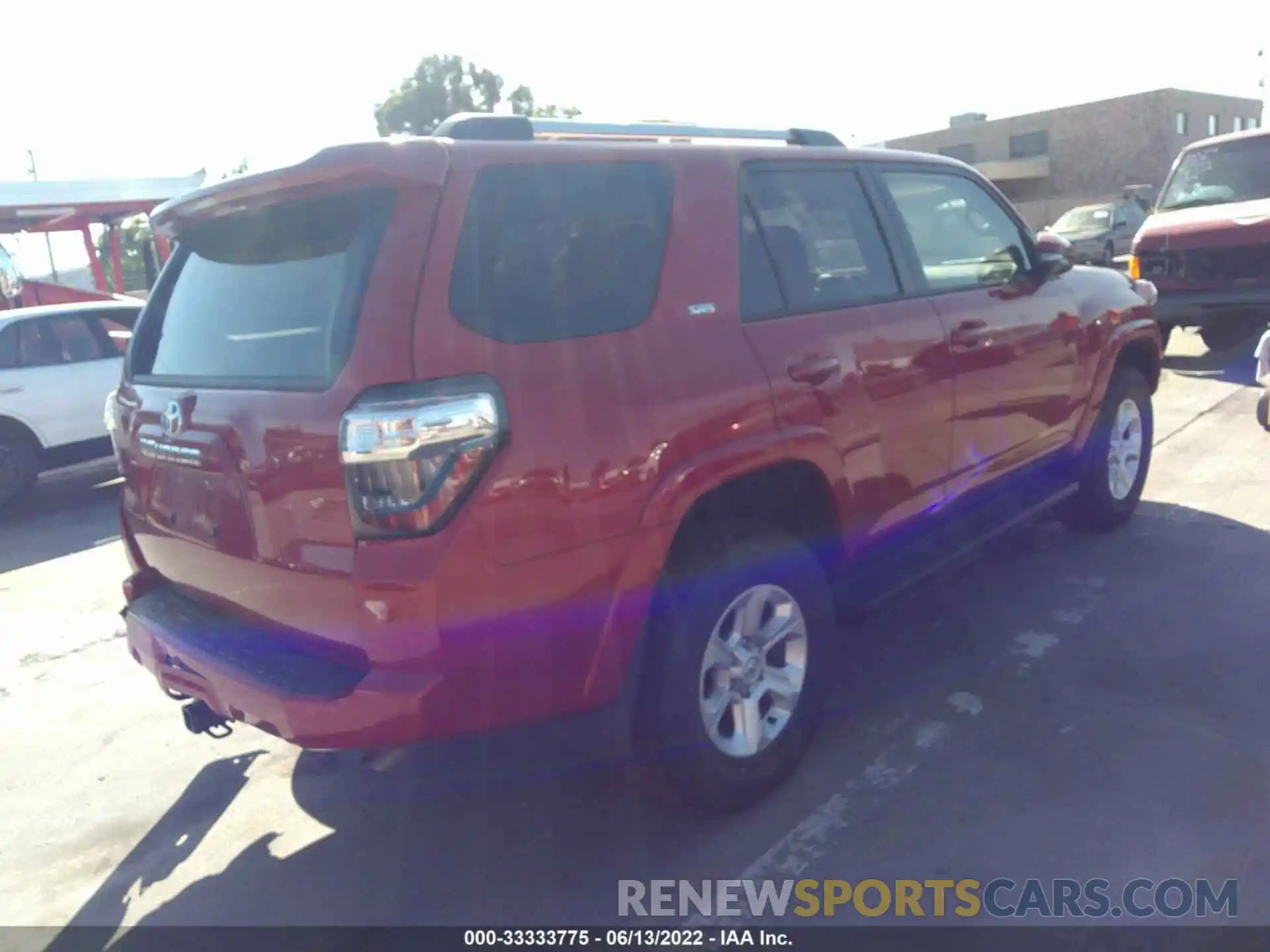 4 Photograph of a damaged car JTENU5JRXN6008319 TOYOTA 4RUNNER 2022