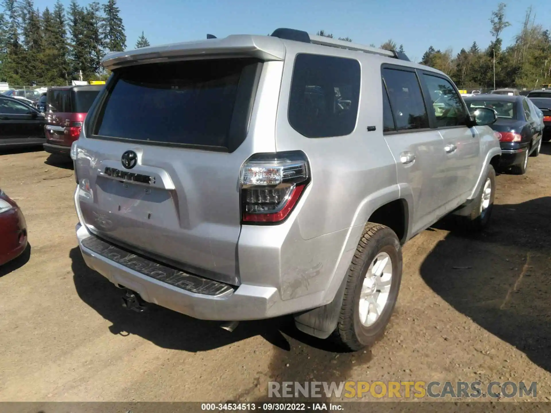 4 Photograph of a damaged car JTENU5JRXN6081268 TOYOTA 4RUNNER 2022