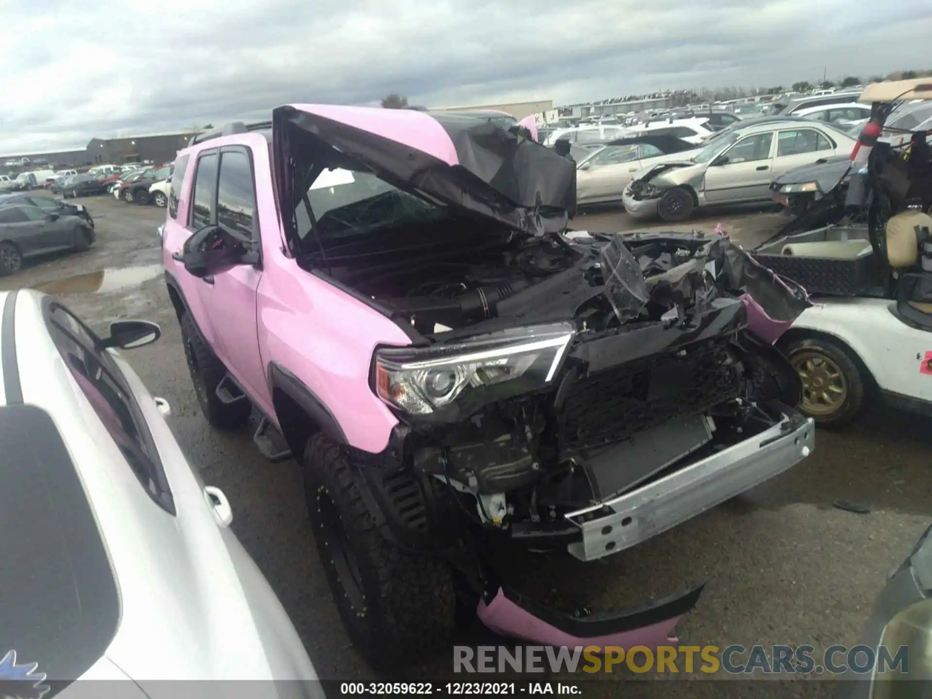 1 Photograph of a damaged car JTEPU5JR0N5975746 TOYOTA 4RUNNER 2022