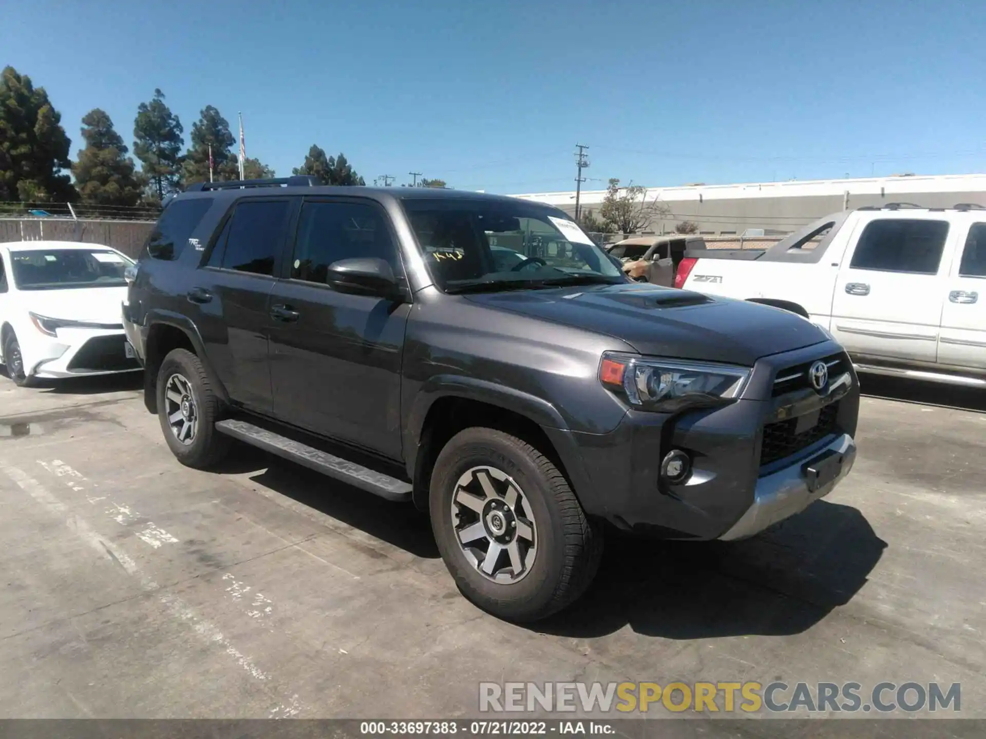 1 Photograph of a damaged car JTEPU5JR5N6008429 TOYOTA 4RUNNER 2022