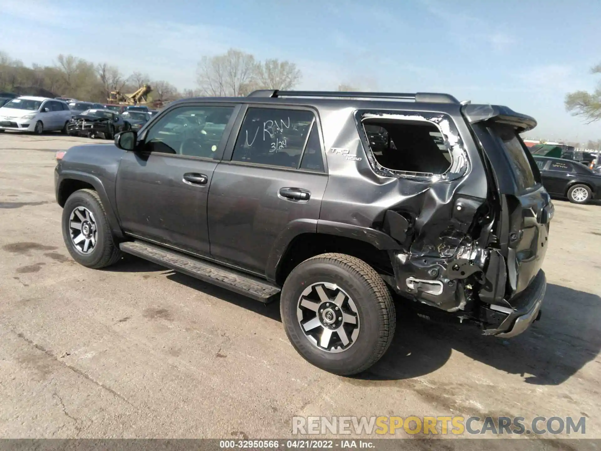 3 Фотография поврежденного автомобиля JTEPU5JR6N6021805 TOYOTA 4RUNNER 2022