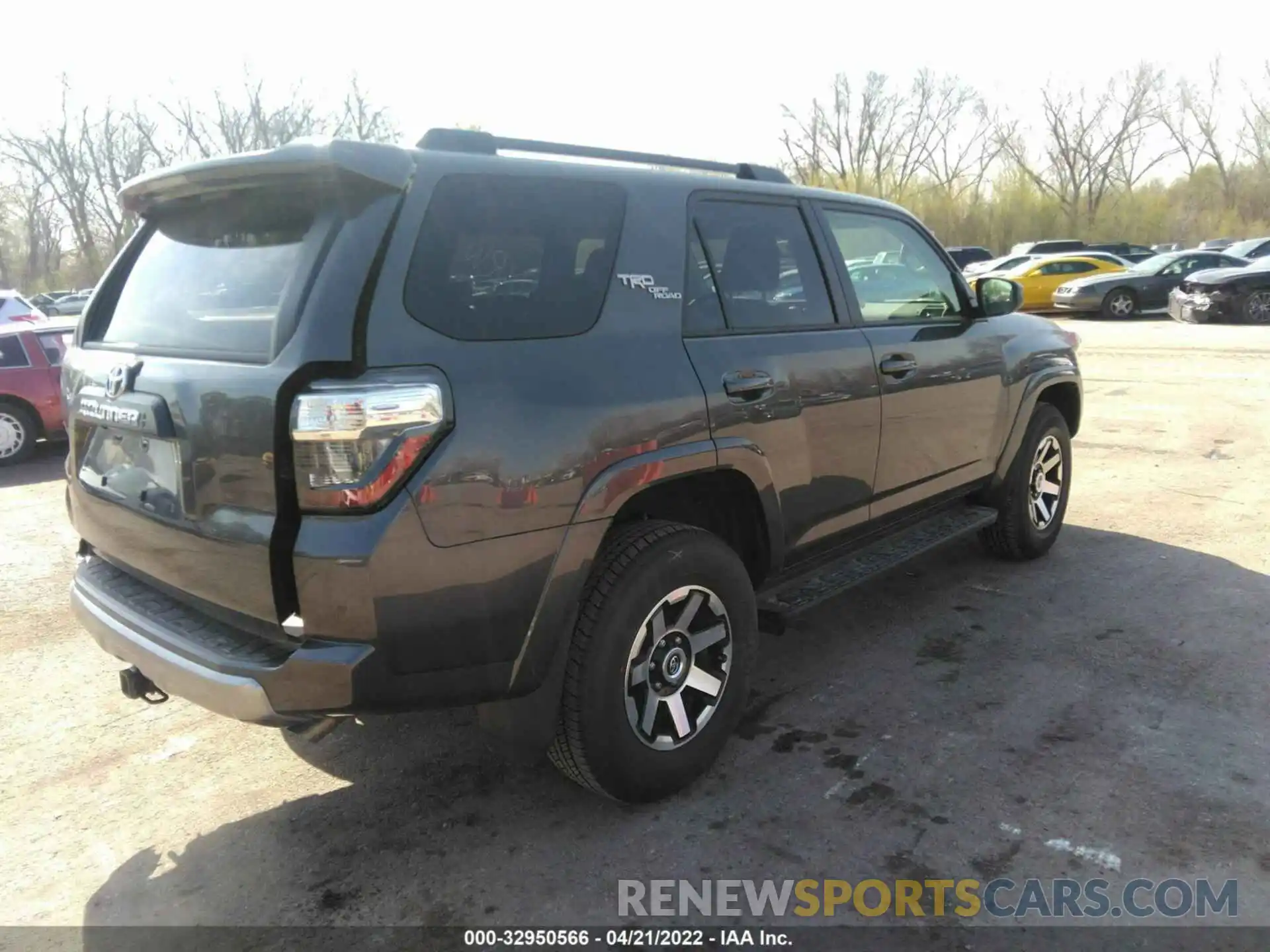 4 Фотография поврежденного автомобиля JTEPU5JR6N6021805 TOYOTA 4RUNNER 2022