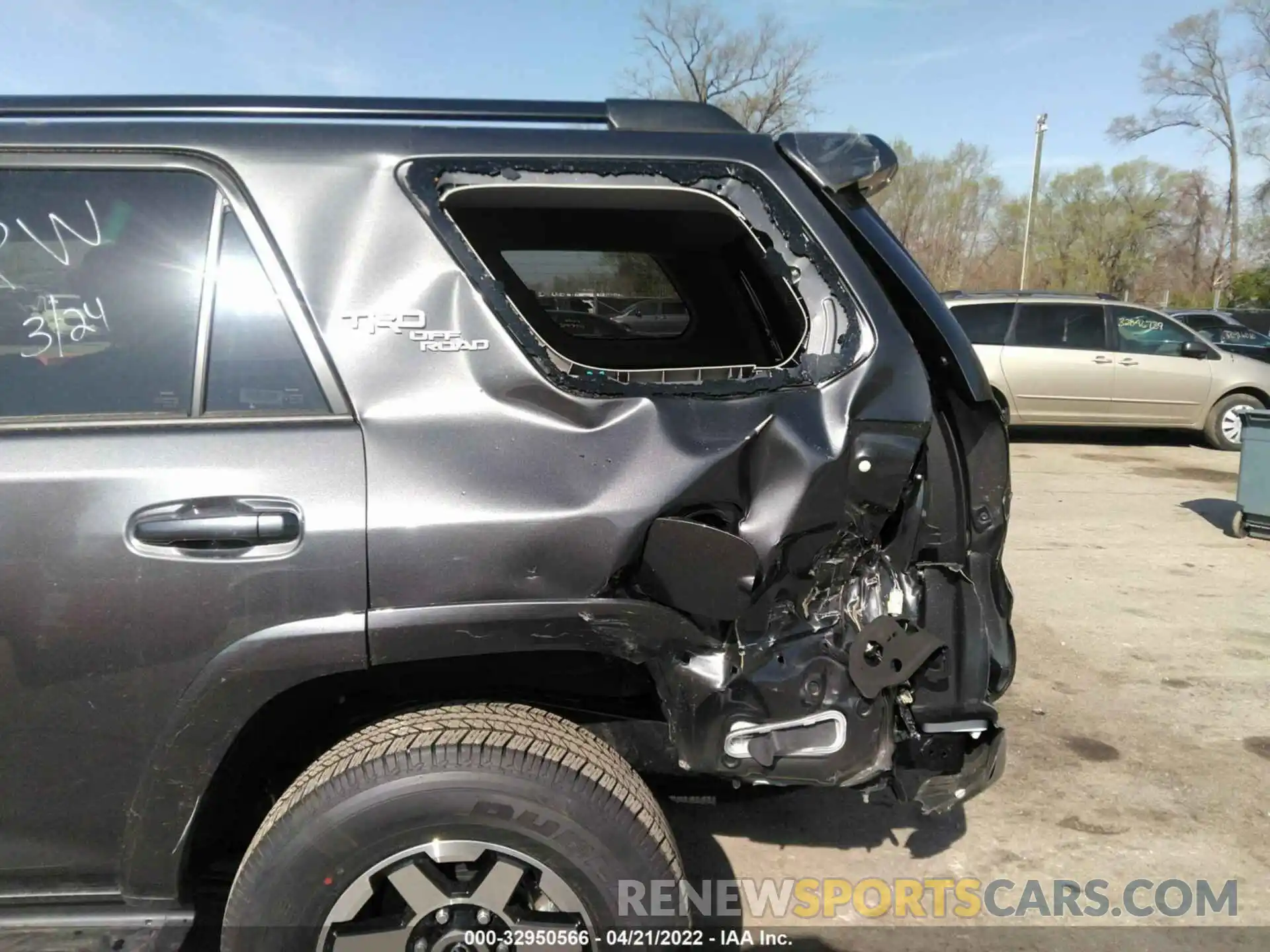 6 Photograph of a damaged car JTEPU5JR6N6021805 TOYOTA 4RUNNER 2022