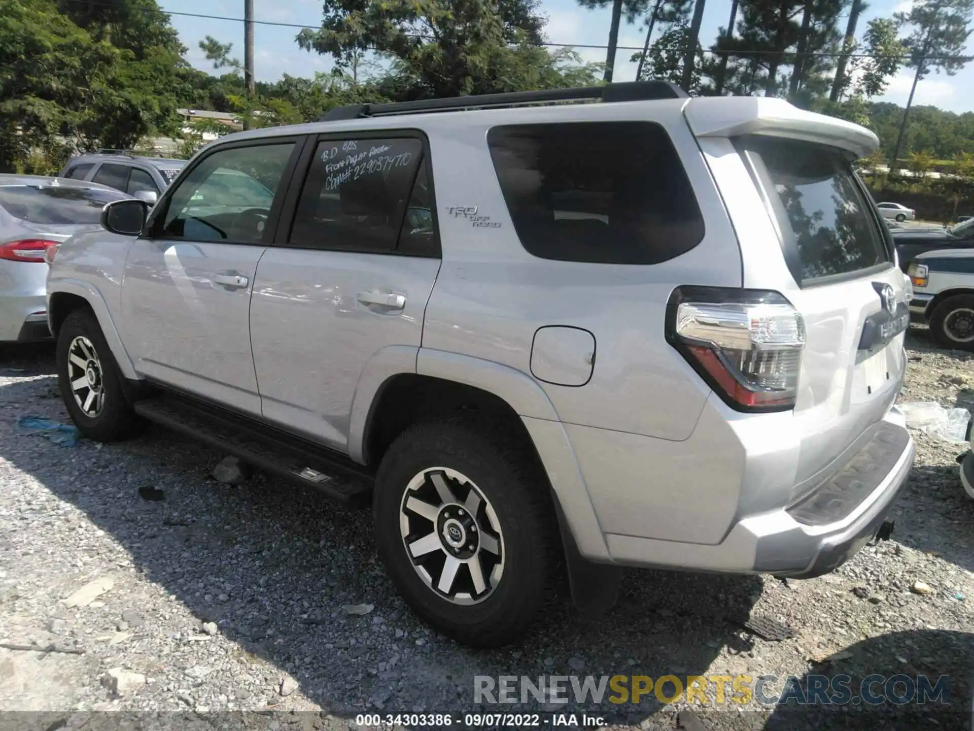 3 Photograph of a damaged car JTEPU5JR9N6050182 TOYOTA 4RUNNER 2022