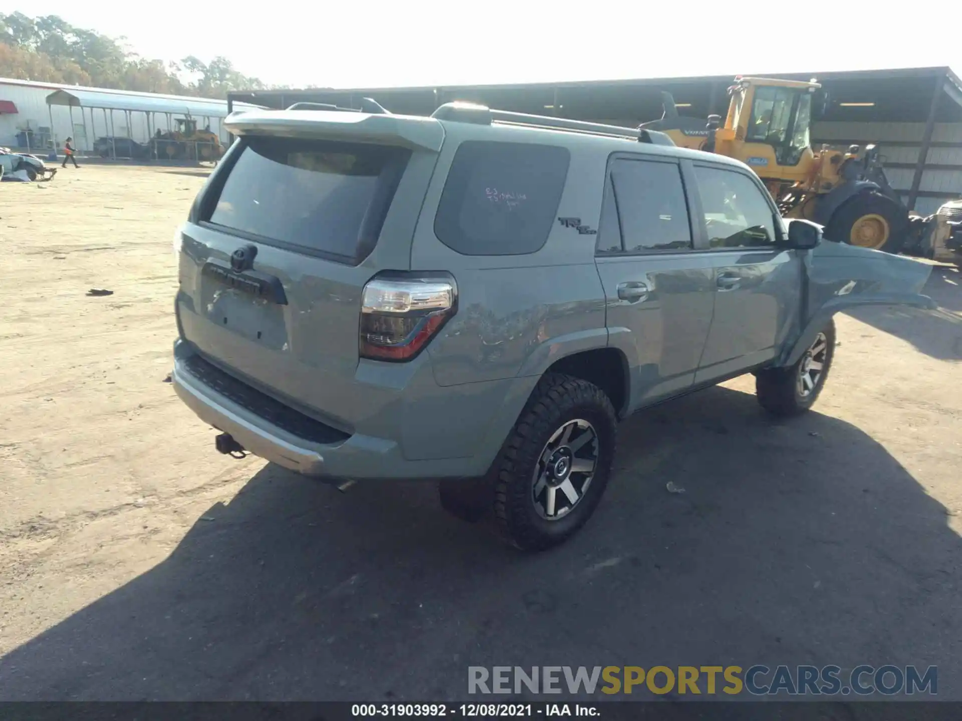 4 Photograph of a damaged car JTEPU5JRXN5978878 TOYOTA 4RUNNER 2022