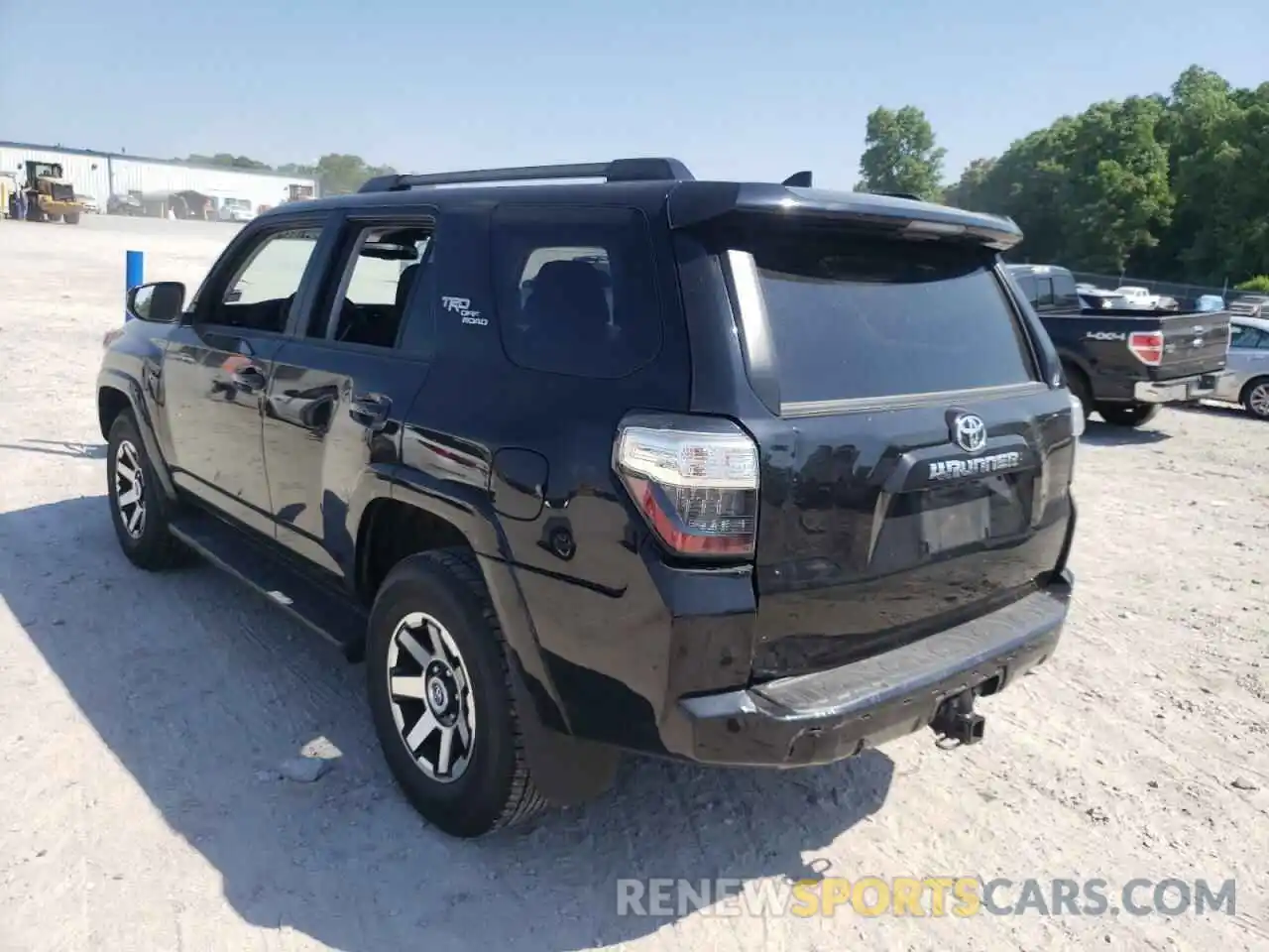 4 Photograph of a damaged car JTEPU5JRXN5984177 TOYOTA 4RUNNER 2022