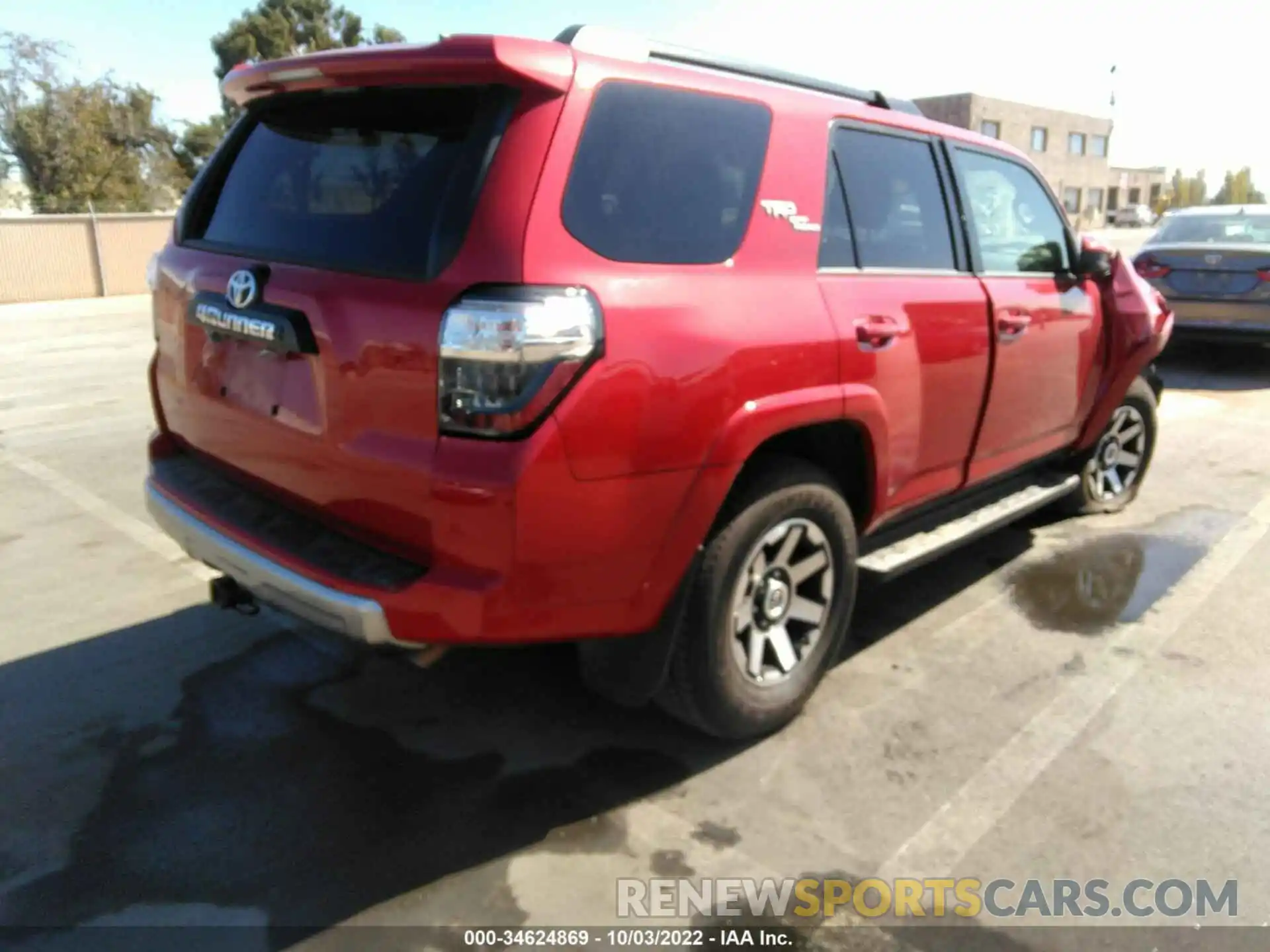 4 Photograph of a damaged car JTEPU5JRXN6007681 TOYOTA 4RUNNER 2022