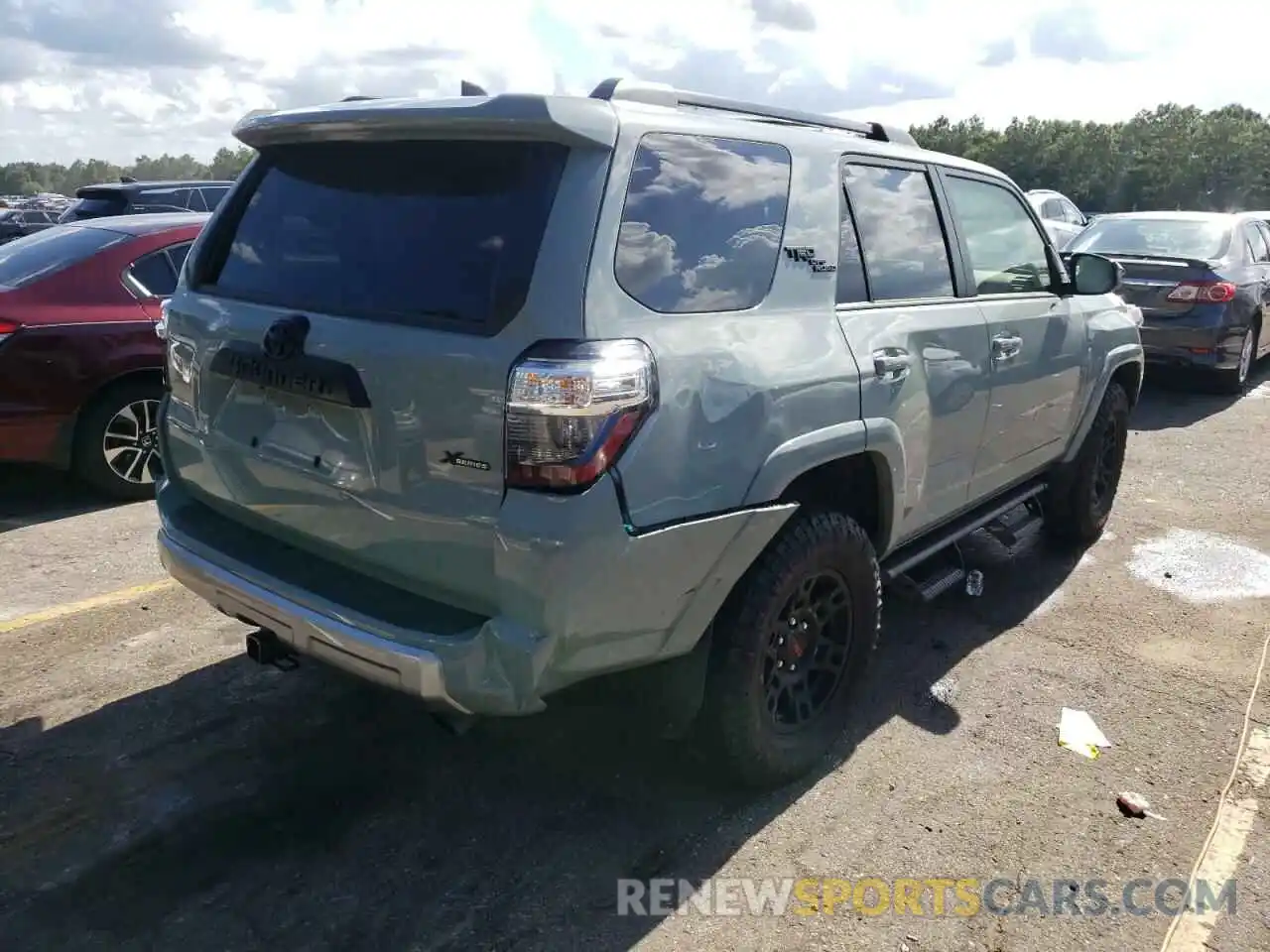 4 Photograph of a damaged car JTEPU5JRXN6029566 TOYOTA 4RUNNER 2022