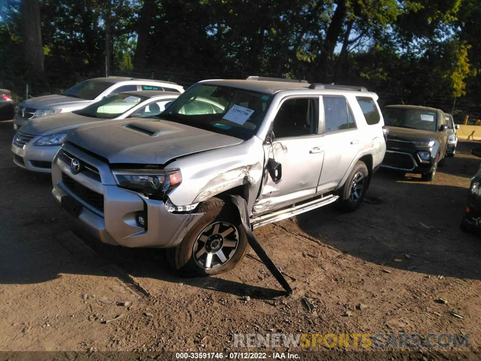 2 Фотография поврежденного автомобиля JTERU5JR0N6005396 TOYOTA 4RUNNER 2022