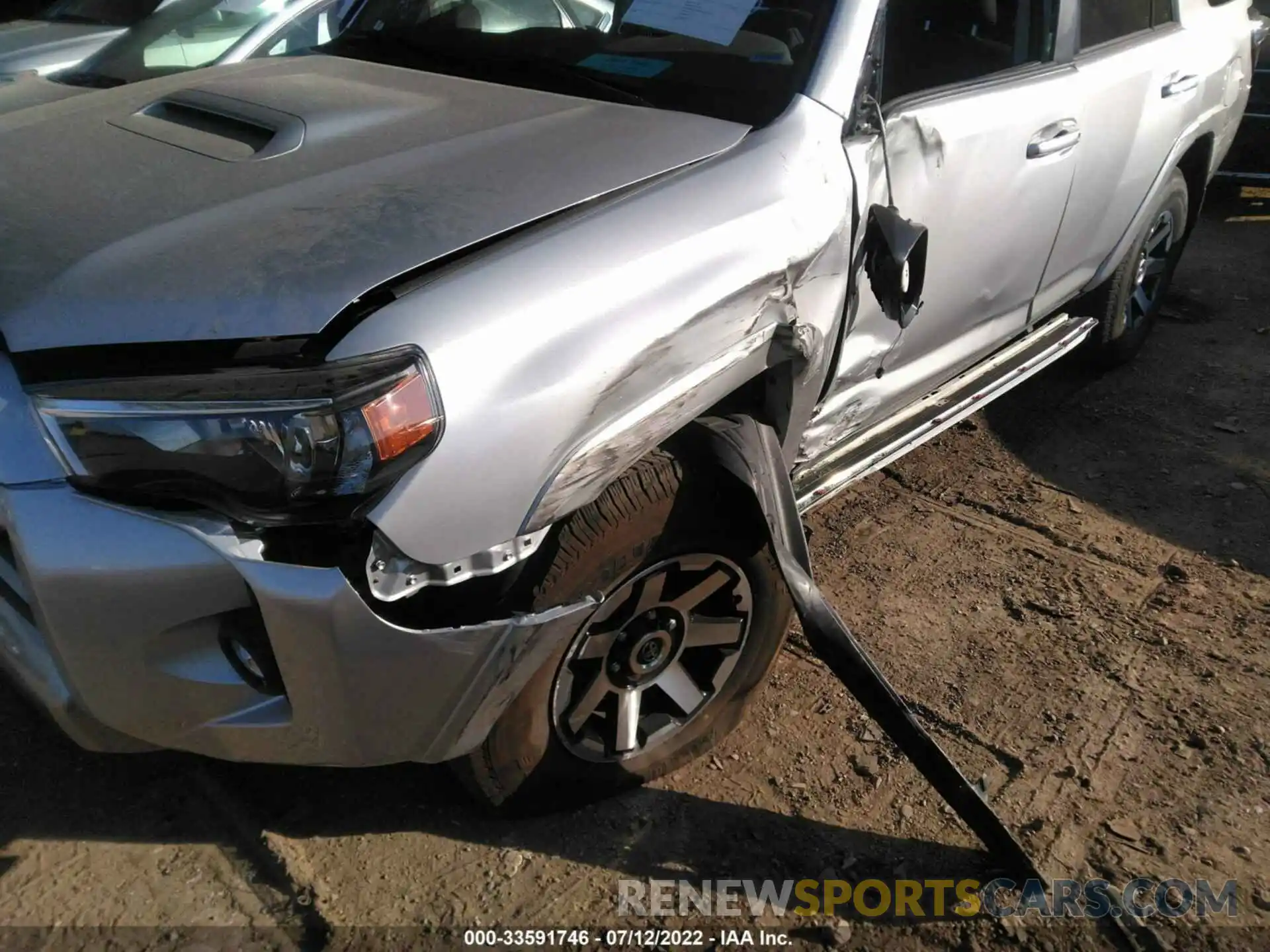 6 Photograph of a damaged car JTERU5JR0N6005396 TOYOTA 4RUNNER 2022