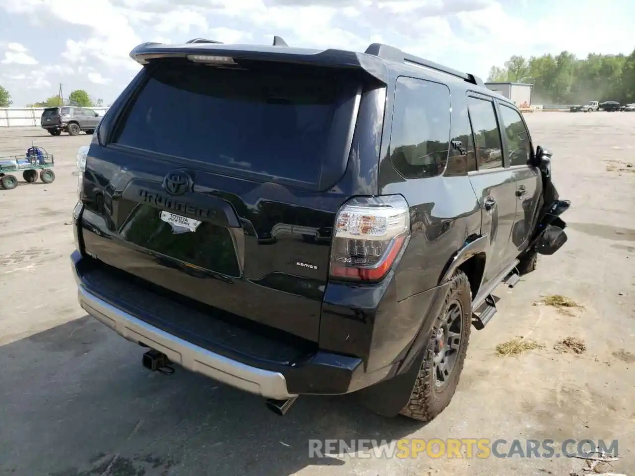 4 Фотография поврежденного автомобиля JTERU5JR0N6046370 TOYOTA 4RUNNER 2022