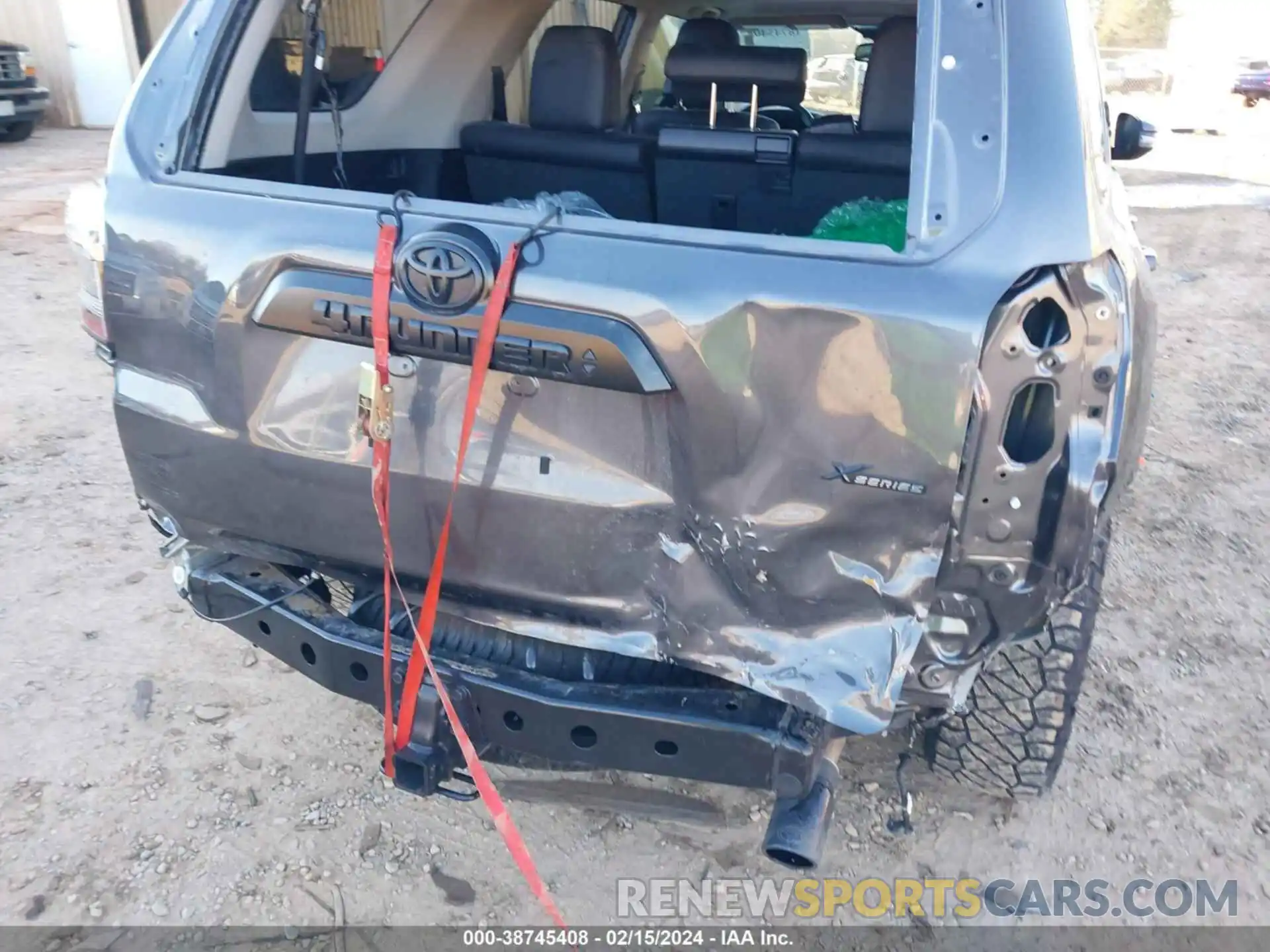 6 Photograph of a damaged car JTERU5JR1N6005018 TOYOTA 4RUNNER 2022