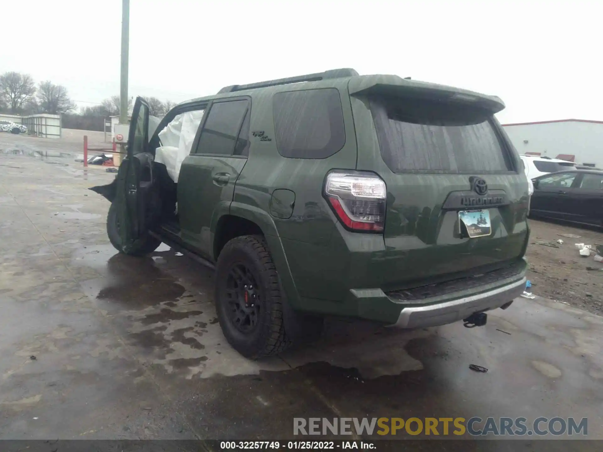 3 Photograph of a damaged car JTERU5JR1N6010316 TOYOTA 4RUNNER 2022