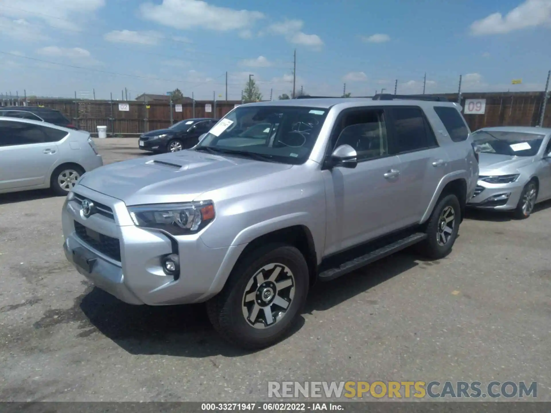 2 Photograph of a damaged car JTERU5JR2N5974087 TOYOTA 4RUNNER 2022