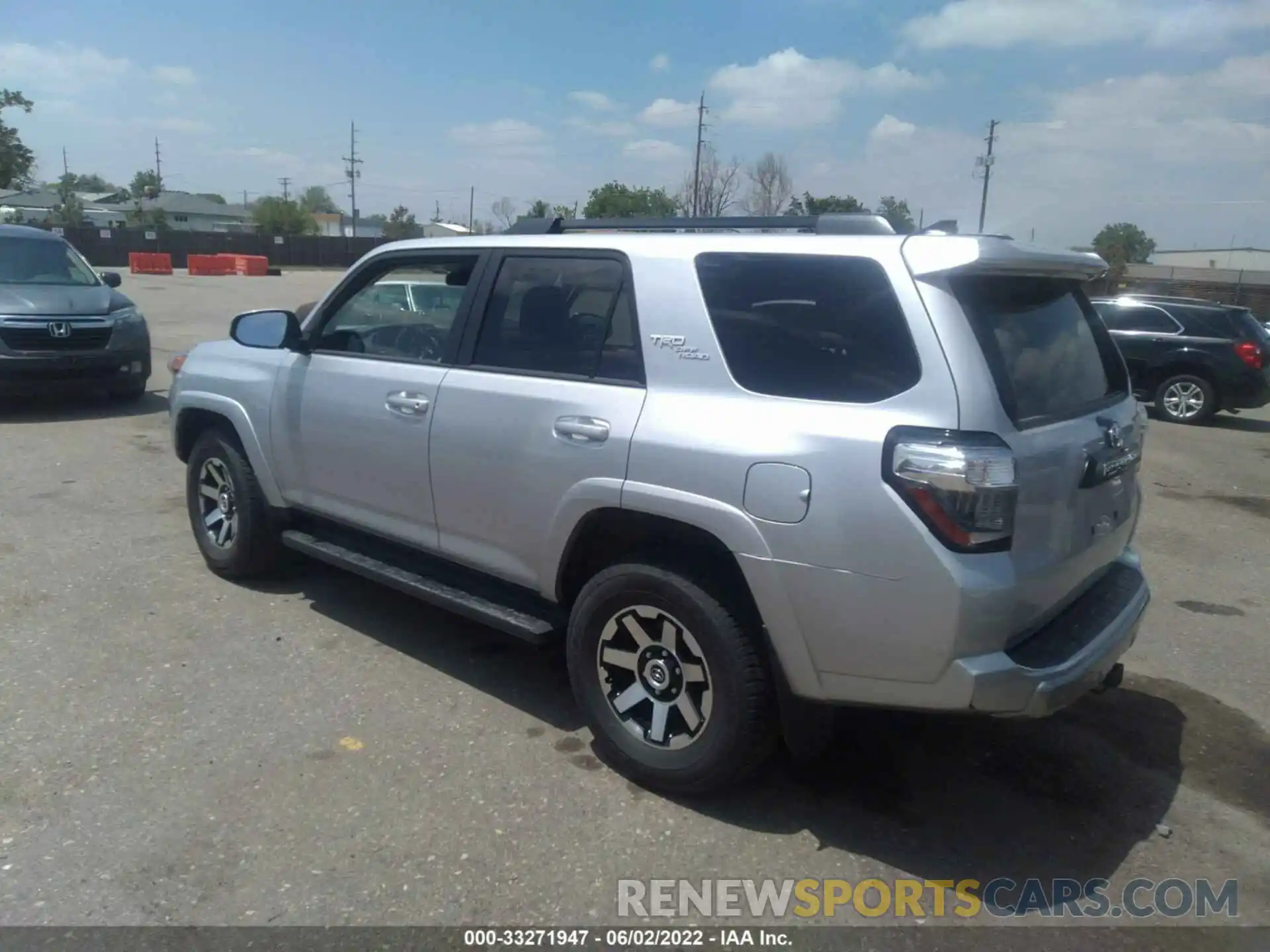 3 Photograph of a damaged car JTERU5JR2N5974087 TOYOTA 4RUNNER 2022