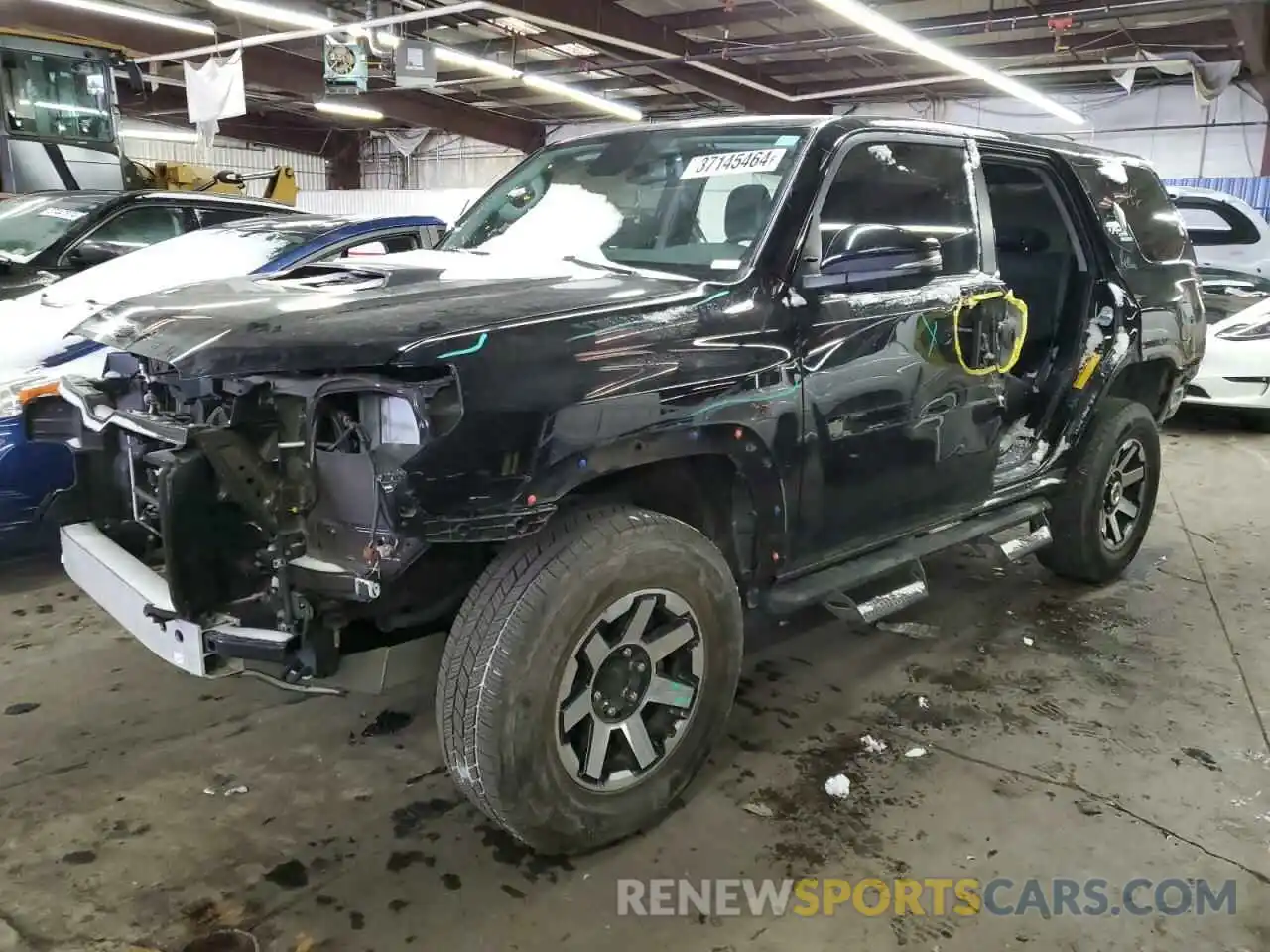 1 Photograph of a damaged car JTERU5JR2N5979113 TOYOTA 4RUNNER 2022