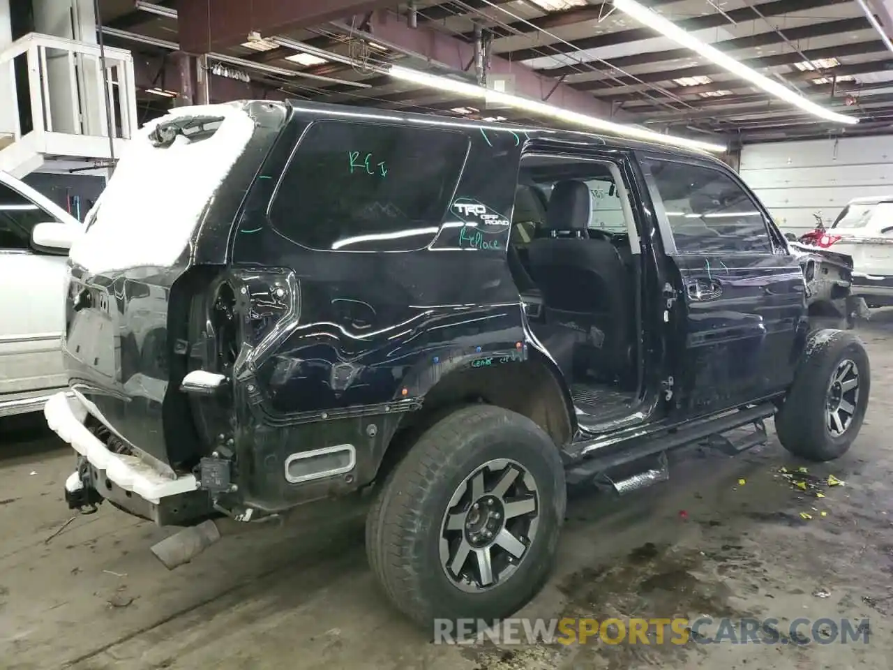 3 Photograph of a damaged car JTERU5JR2N5979113 TOYOTA 4RUNNER 2022