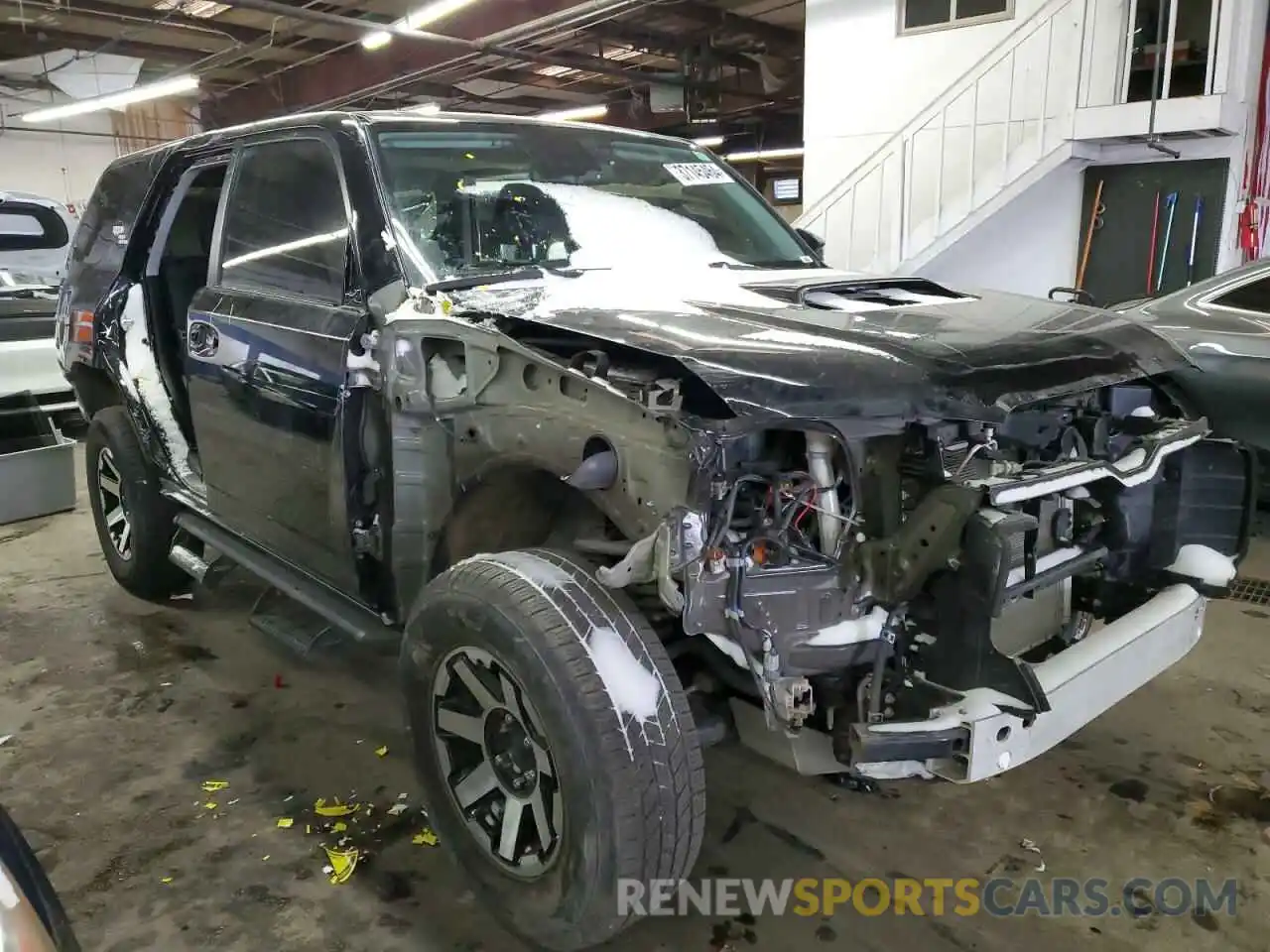 4 Photograph of a damaged car JTERU5JR2N5979113 TOYOTA 4RUNNER 2022