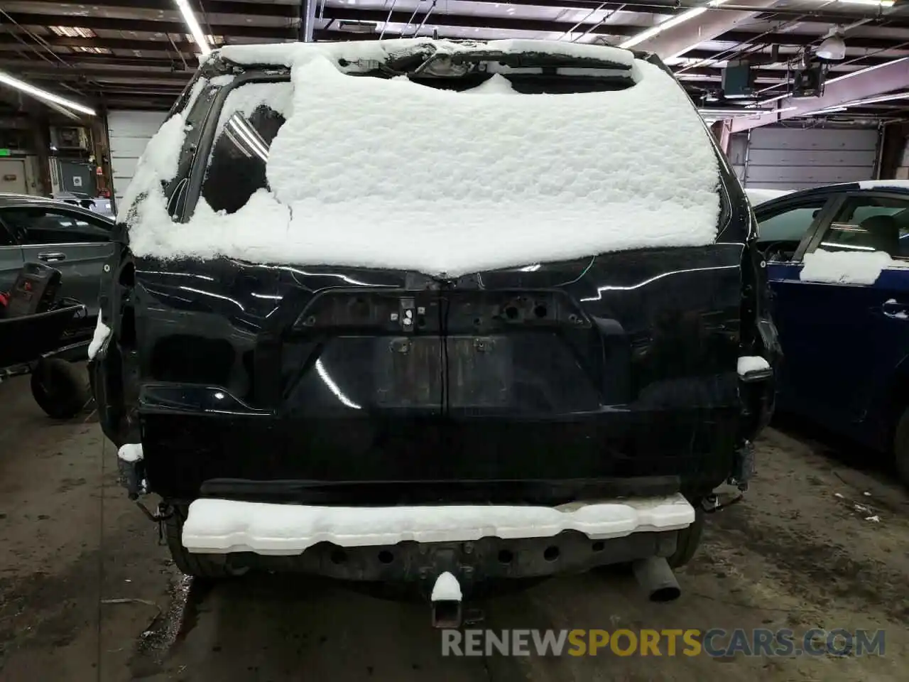 6 Photograph of a damaged car JTERU5JR2N5979113 TOYOTA 4RUNNER 2022