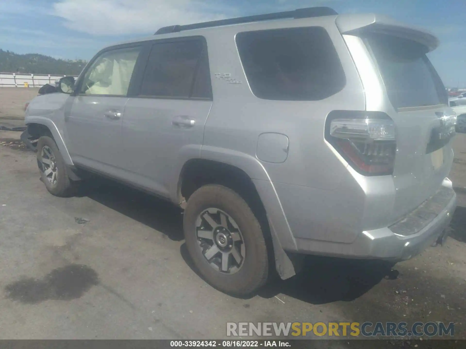 3 Photograph of a damaged car JTERU5JR2N6002595 TOYOTA 4RUNNER 2022