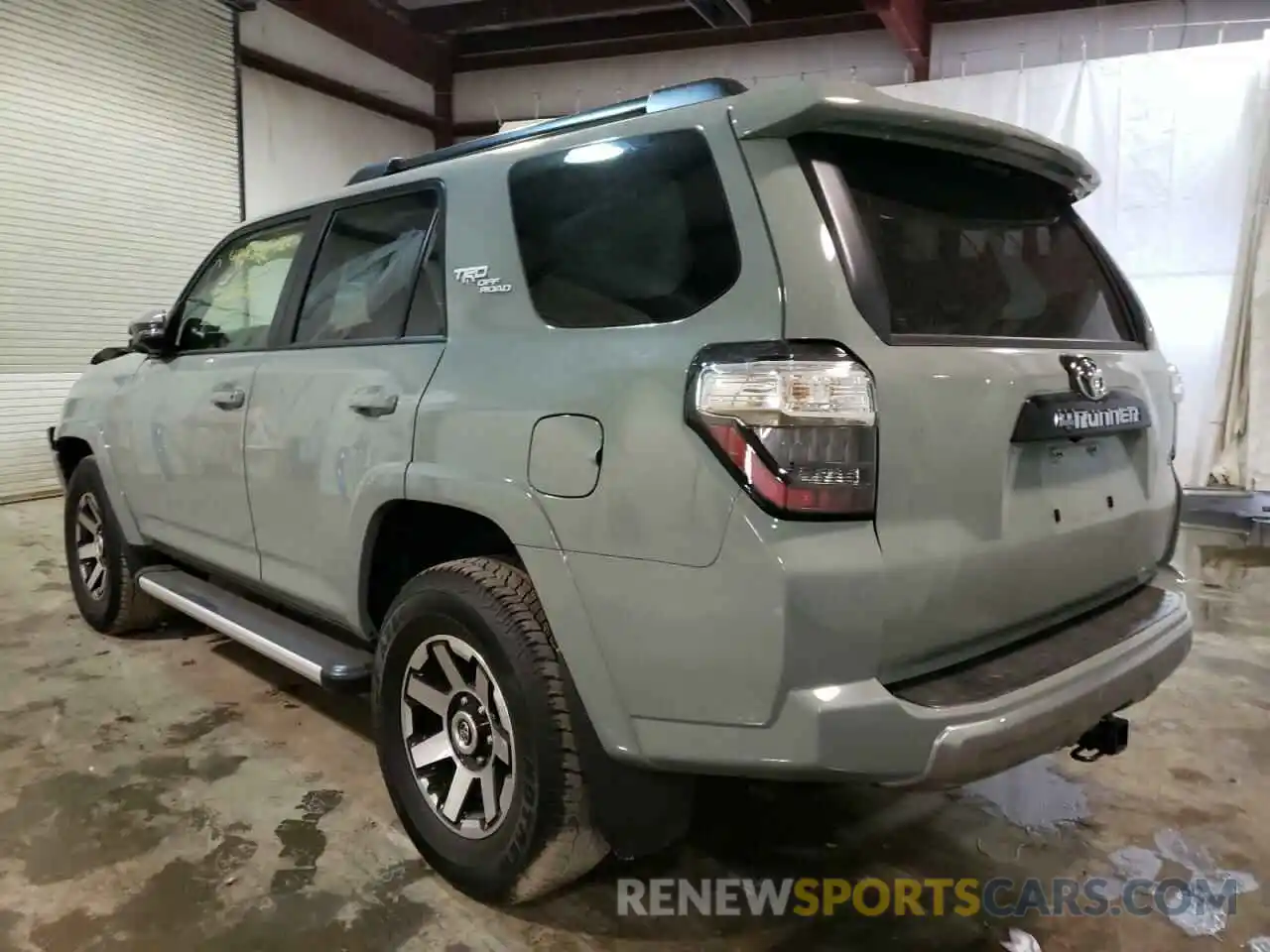 3 Photograph of a damaged car JTERU5JR3N5986085 TOYOTA 4RUNNER 2022