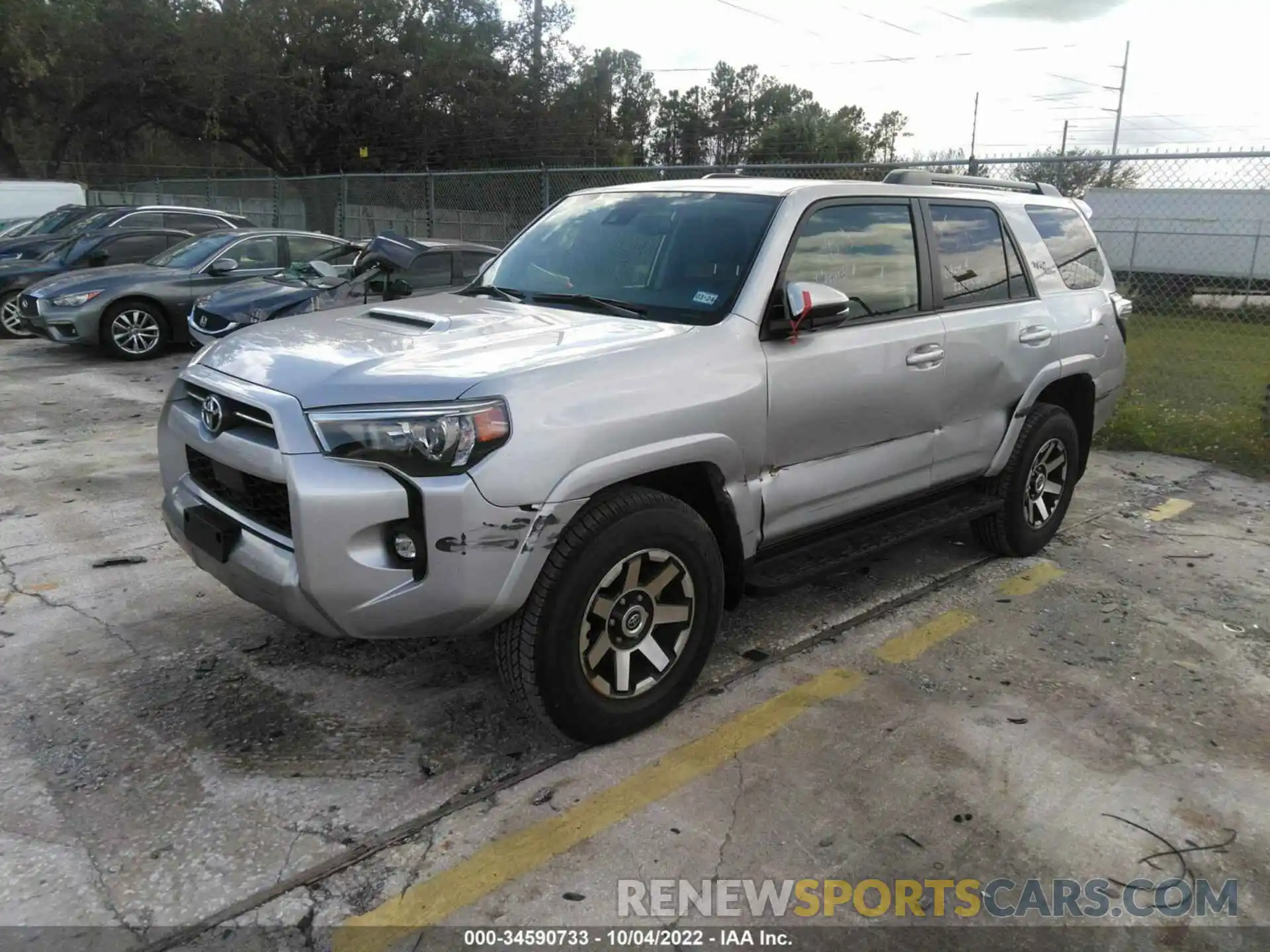 2 Photograph of a damaged car JTERU5JR3N6039199 TOYOTA 4RUNNER 2022