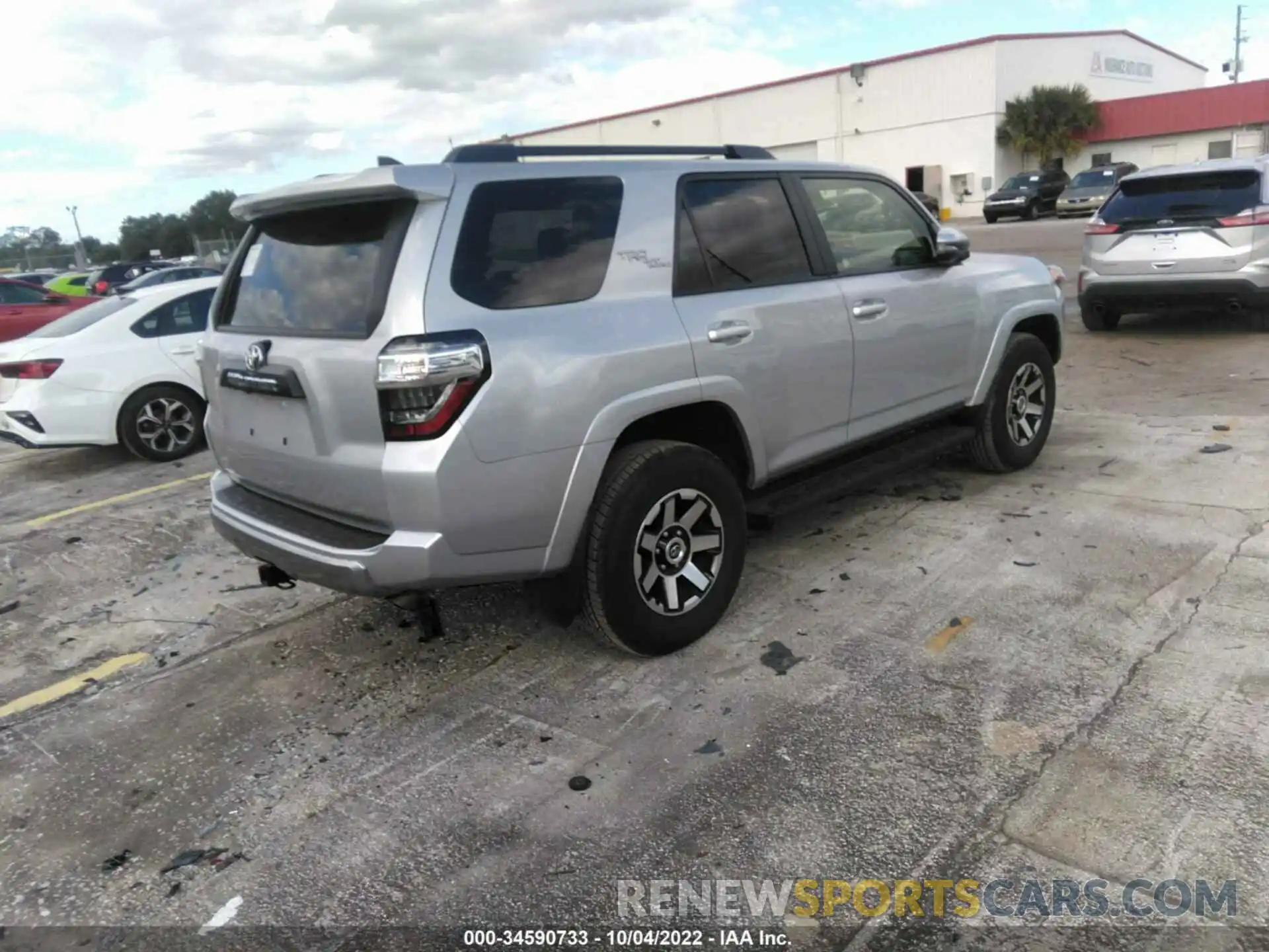 4 Photograph of a damaged car JTERU5JR3N6039199 TOYOTA 4RUNNER 2022