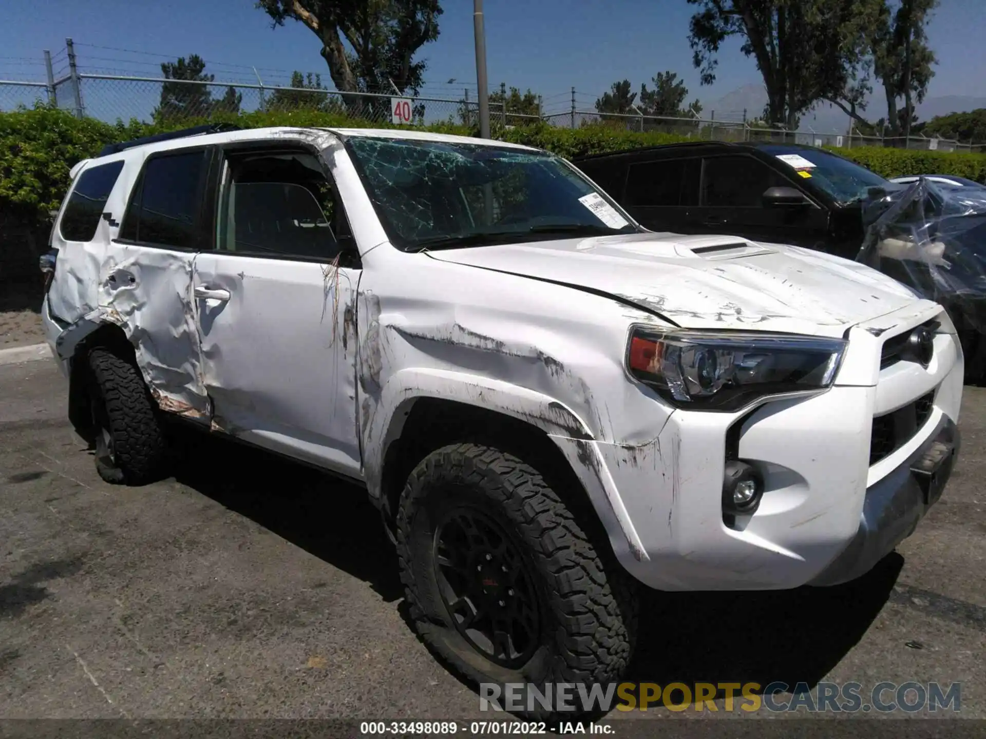 1 Photograph of a damaged car JTERU5JR4N6045237 TOYOTA 4RUNNER 2022