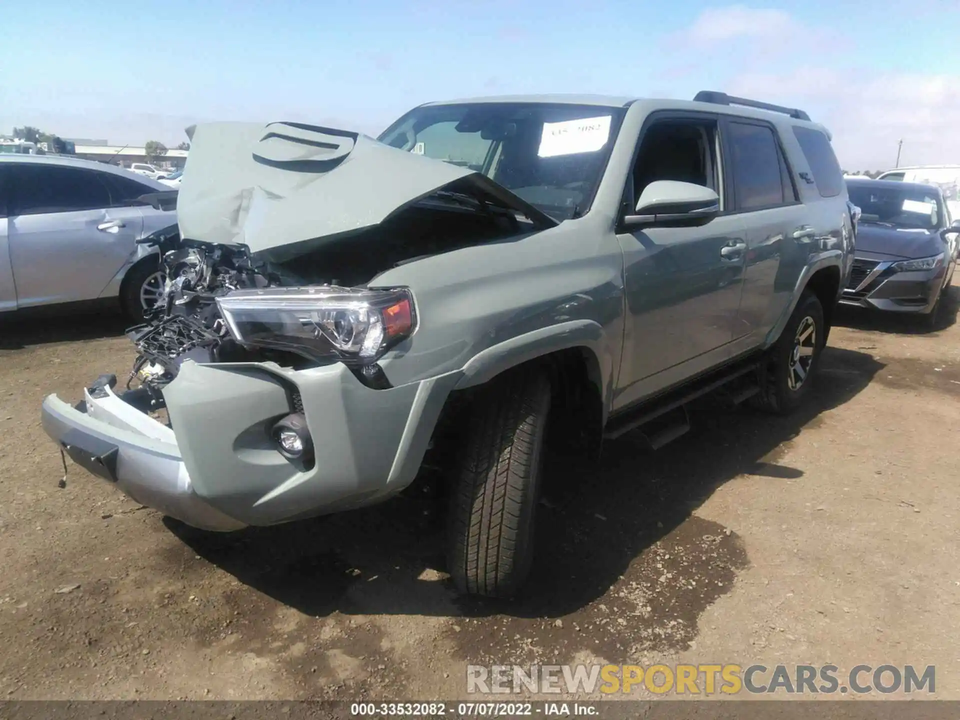 2 Photograph of a damaged car JTERU5JR4N6045870 TOYOTA 4RUNNER 2022