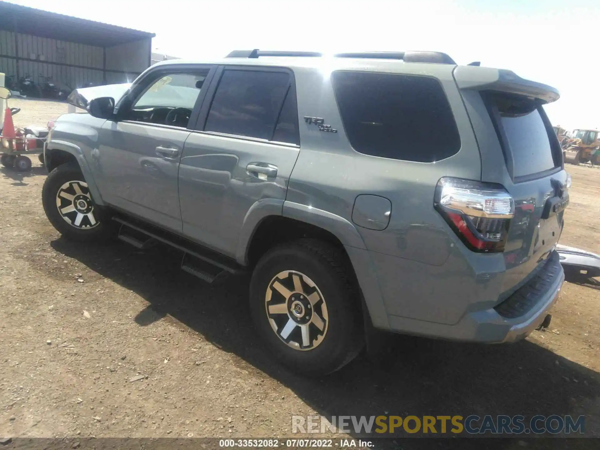 3 Photograph of a damaged car JTERU5JR4N6045870 TOYOTA 4RUNNER 2022