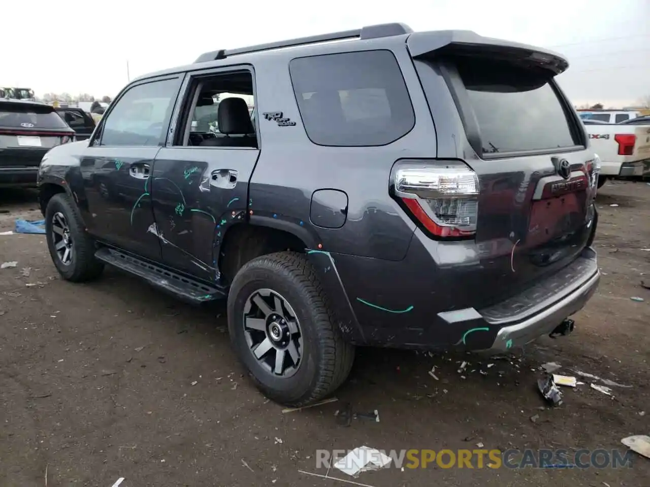 2 Фотография поврежденного автомобиля JTERU5JR4N6081803 TOYOTA 4RUNNER 2022