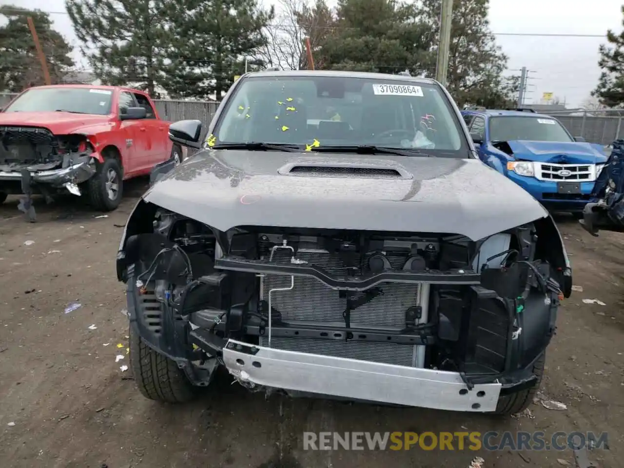 5 Photograph of a damaged car JTERU5JR4N6081803 TOYOTA 4RUNNER 2022