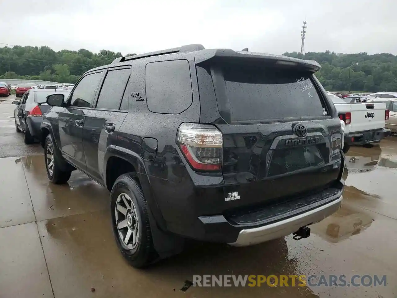 3 Photograph of a damaged car JTERU5JR5N5978943 TOYOTA 4RUNNER 2022