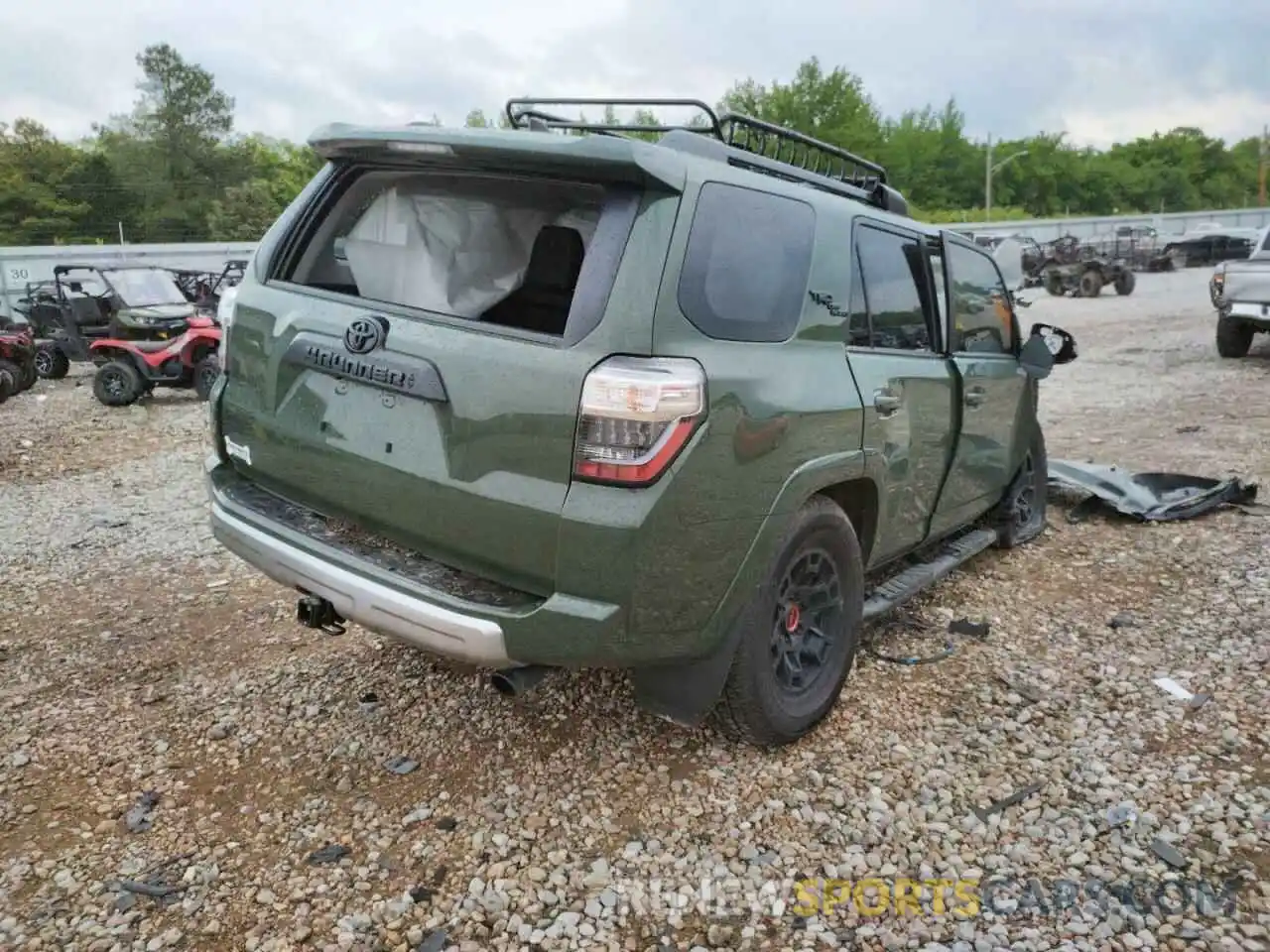 4 Photograph of a damaged car JTERU5JR5N6003269 TOYOTA 4RUNNER 2022