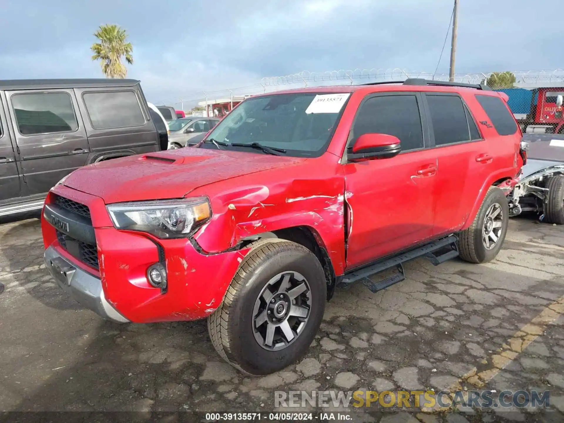 2 Фотография поврежденного автомобиля JTERU5JR5N6020489 TOYOTA 4RUNNER 2022