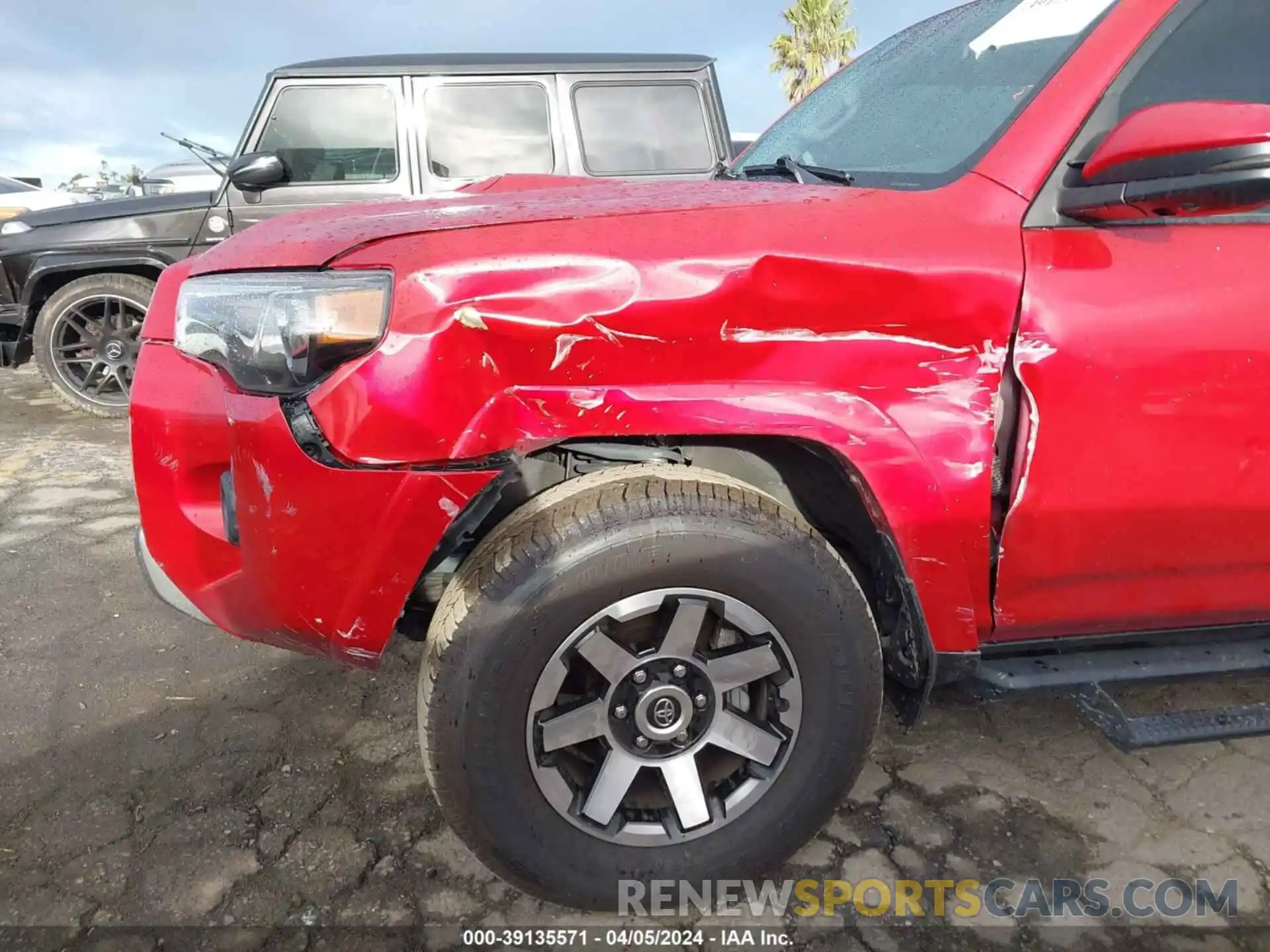 6 Photograph of a damaged car JTERU5JR5N6020489 TOYOTA 4RUNNER 2022