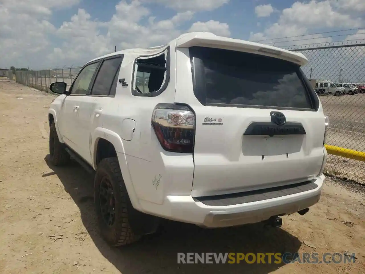 3 Photograph of a damaged car JTERU5JR5N6022159 TOYOTA 4RUNNER 2022