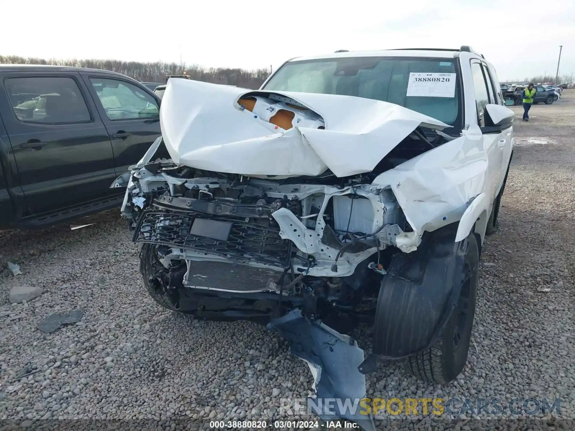 6 Photograph of a damaged car JTERU5JR5N6059101 TOYOTA 4RUNNER 2022