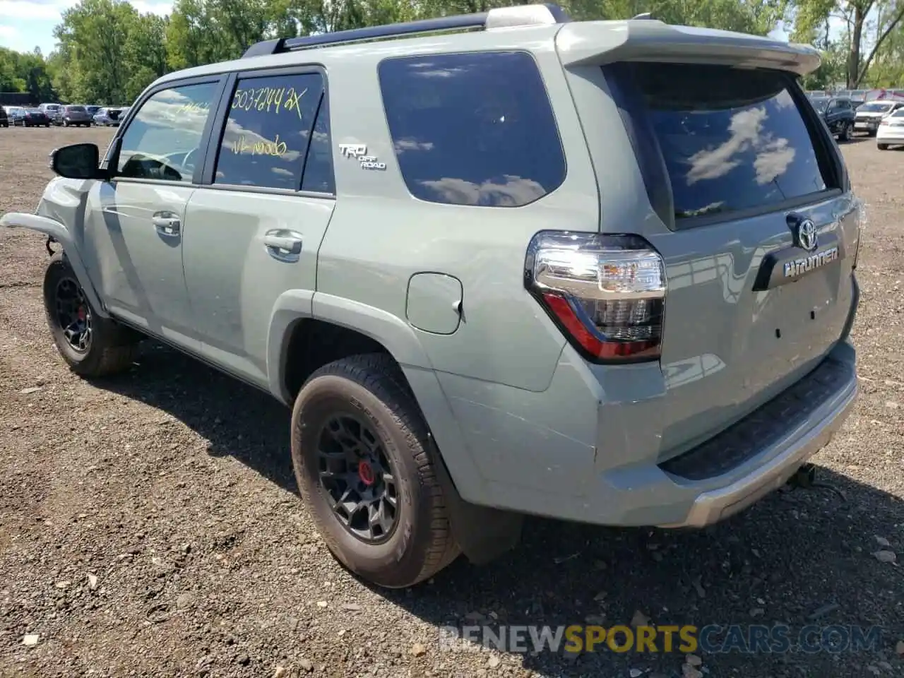 3 Photograph of a damaged car JTERU5JR6N6029816 TOYOTA 4RUNNER 2022