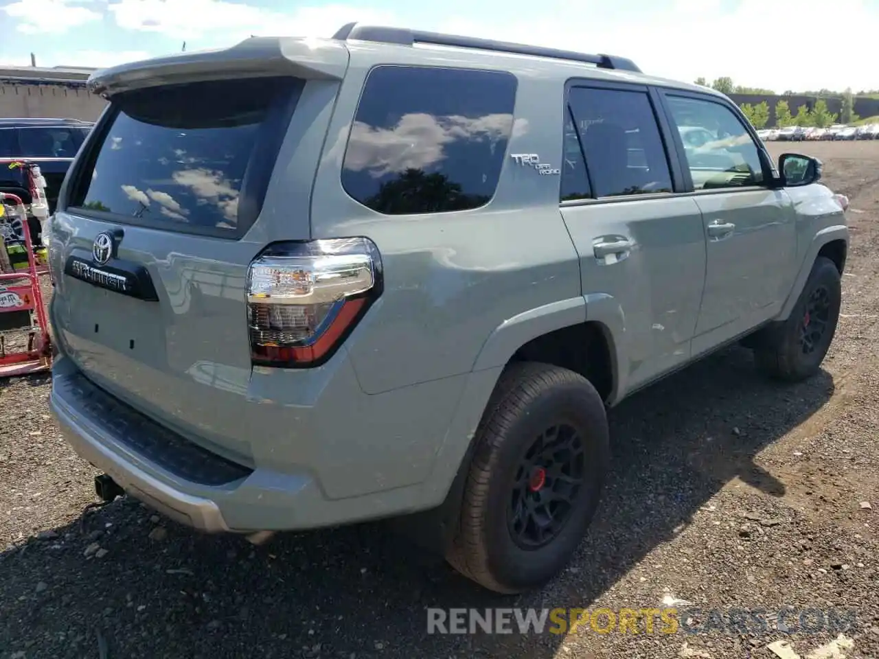 4 Photograph of a damaged car JTERU5JR6N6029816 TOYOTA 4RUNNER 2022